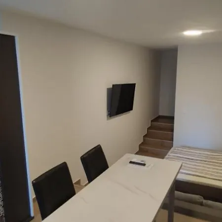 Malinska, 30m From The شقة مالينسكا